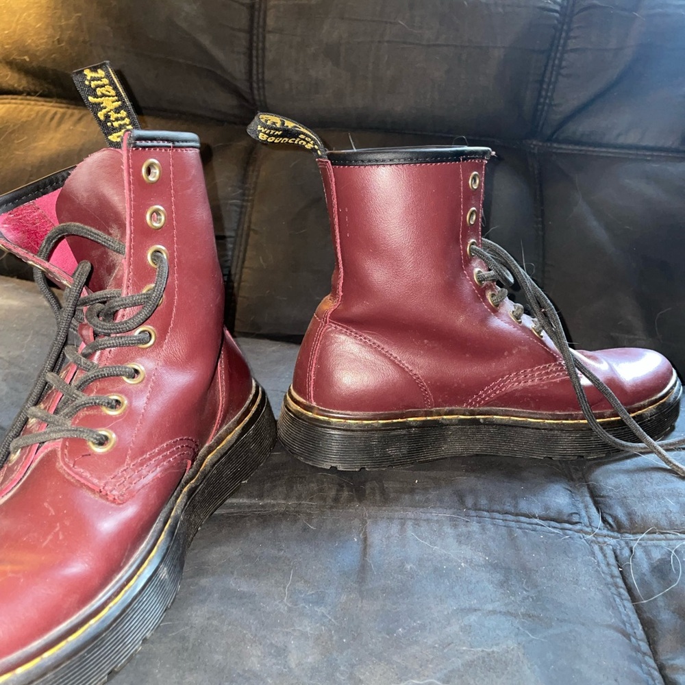 Maroon Doc Martin Platform Combat Boots Size 7 LADIES Size 6 MENS UNISEX